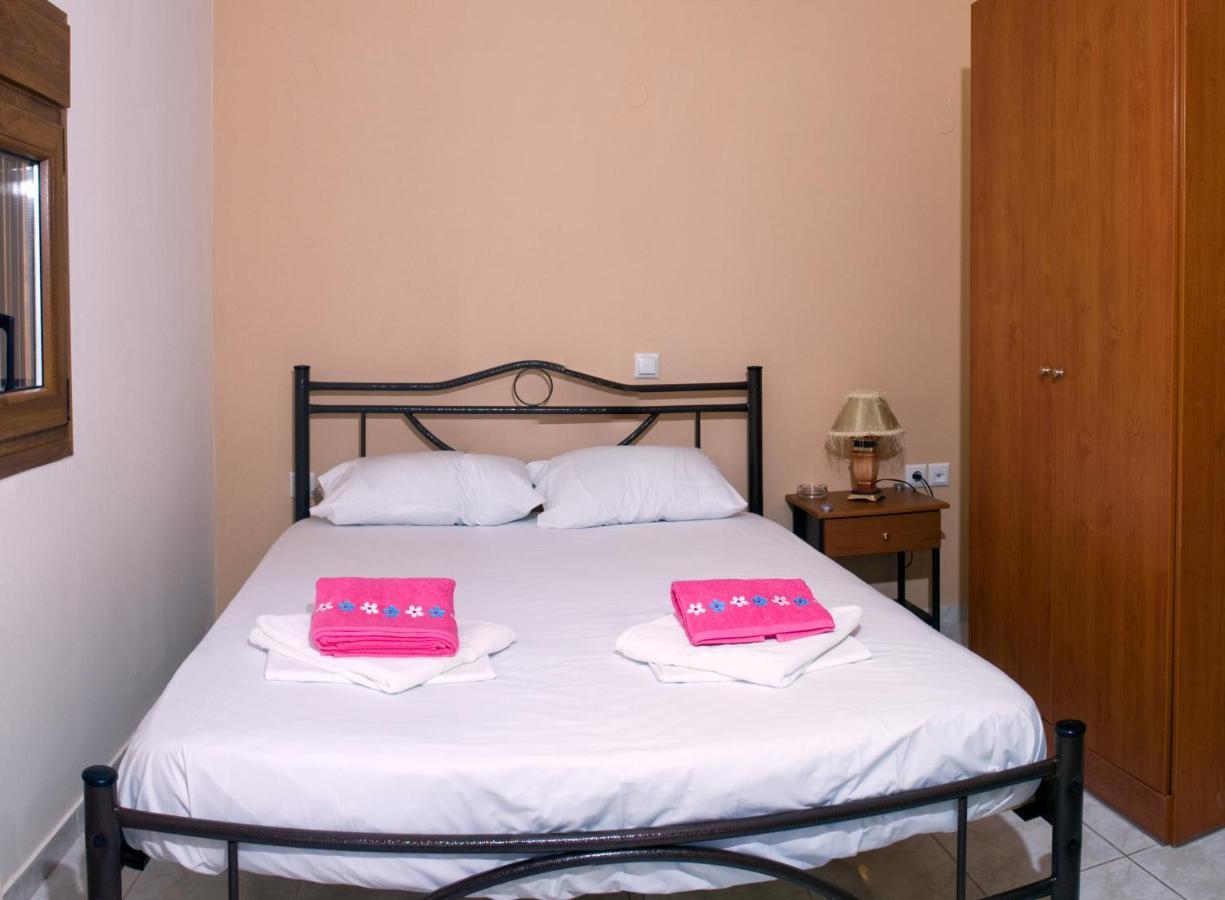 Christina Apartments Pánormos Zewnętrze zdjęcie